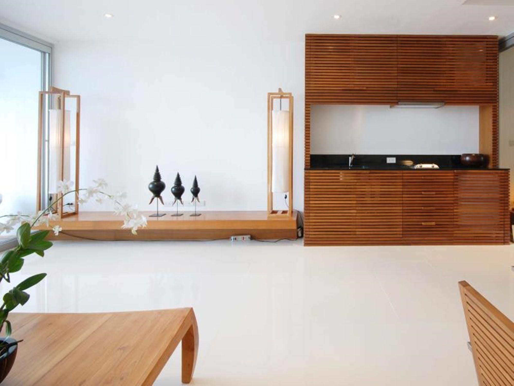 The Quarter Phuket Hotel Pantai Surin Bagian luar foto