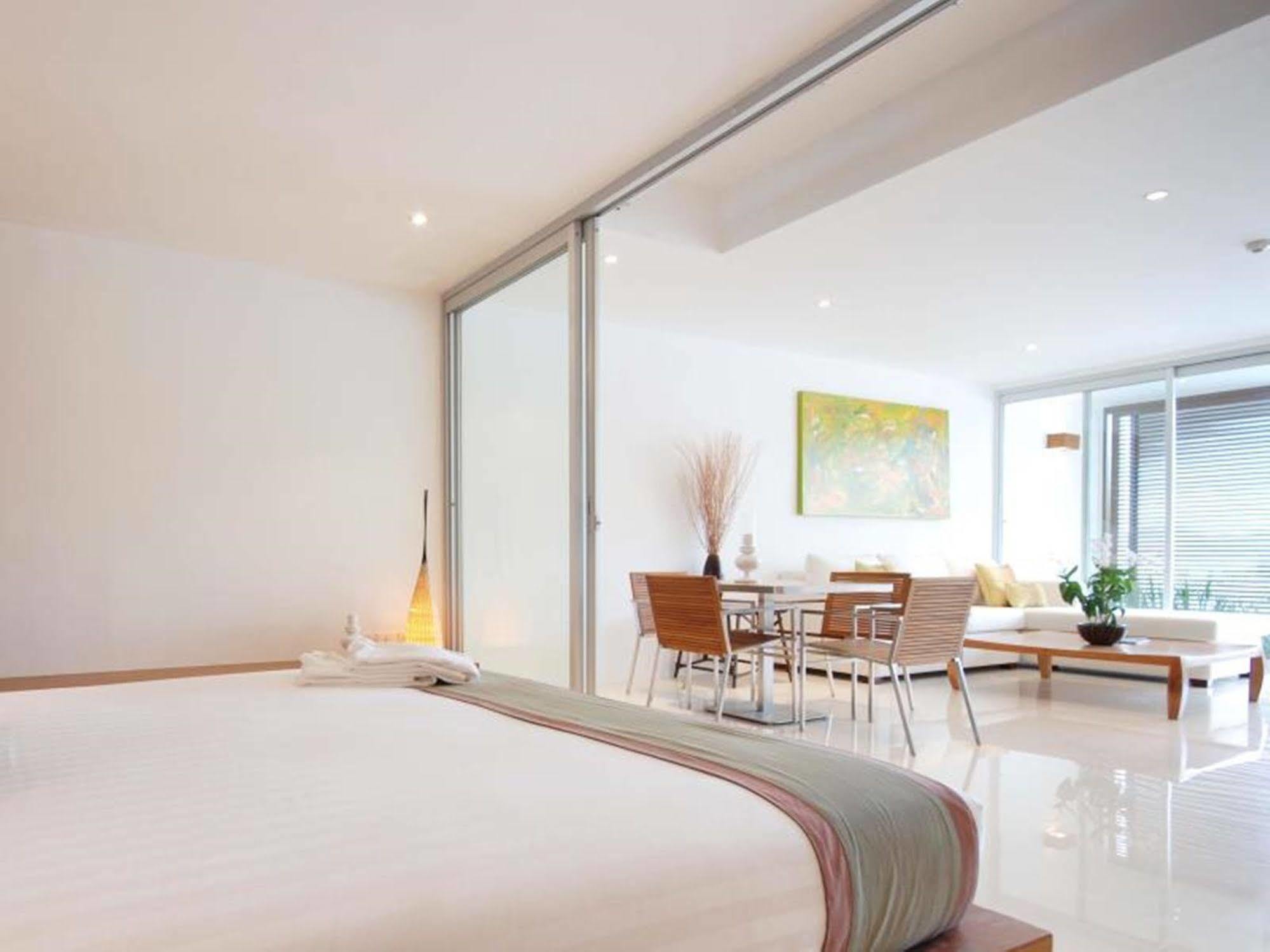 The Quarter Phuket Hotel Pantai Surin Bagian luar foto
