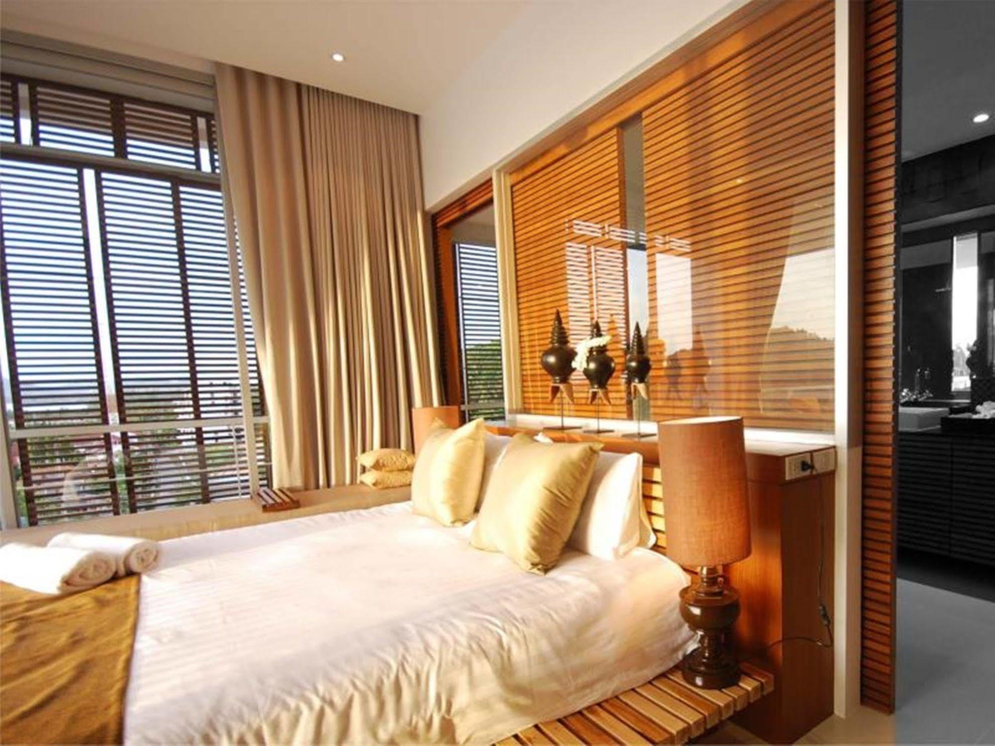 The Quarter Phuket Hotel Pantai Surin Bagian luar foto