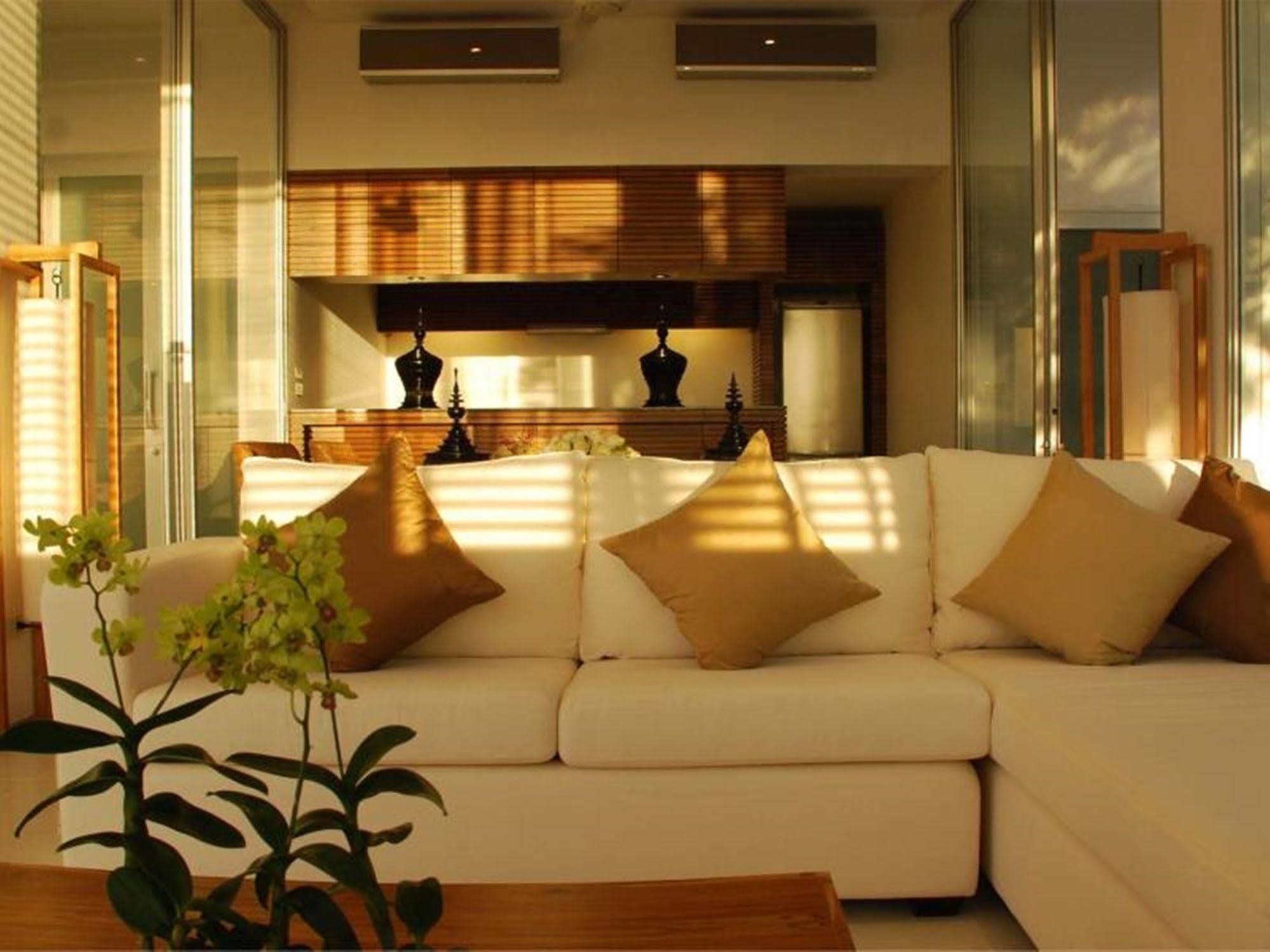 The Quarter Phuket Hotel Pantai Surin Bagian luar foto