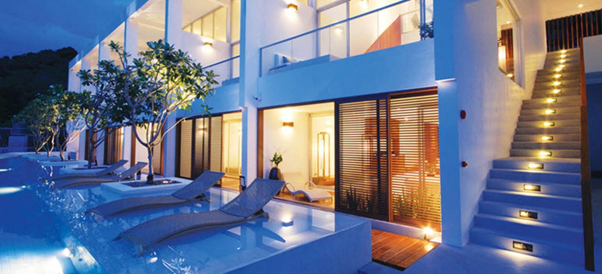 The Quarter Phuket Hotel Pantai Surin Bagian luar foto